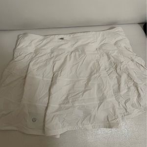 Lululemon pace up rival skirt in white